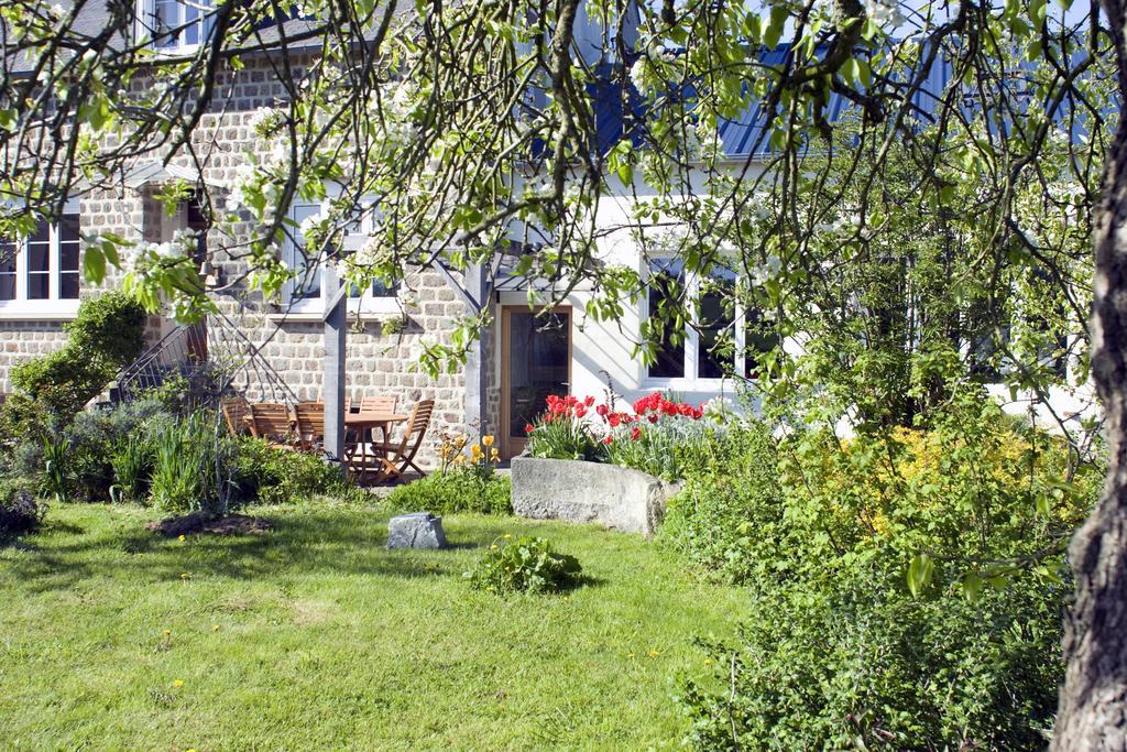 La Nesliere Chambres D'Hotes Bio Saint-Symphorien-des-Monts Екстериор снимка